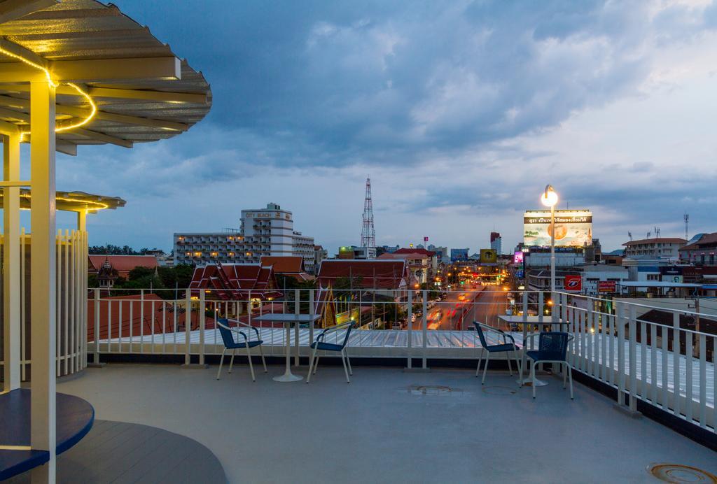 The Moon Hostel Huahin Exterior foto